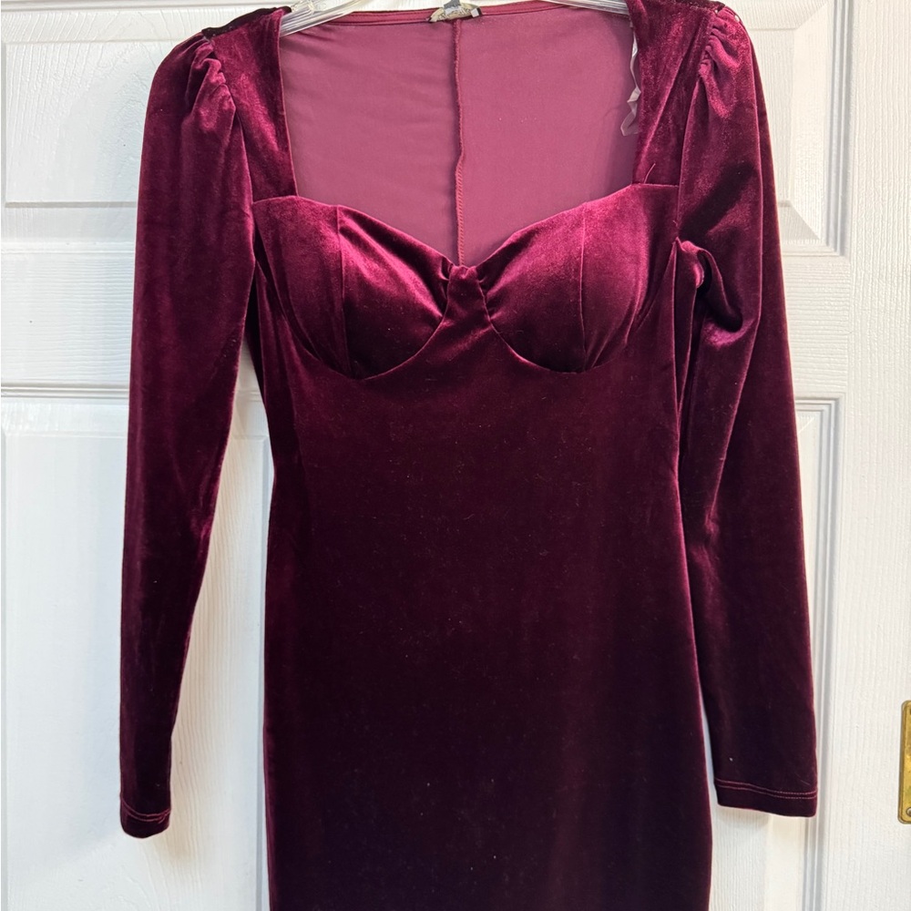 Lily Rose Velvet Bodycon Long Sleeve Dress